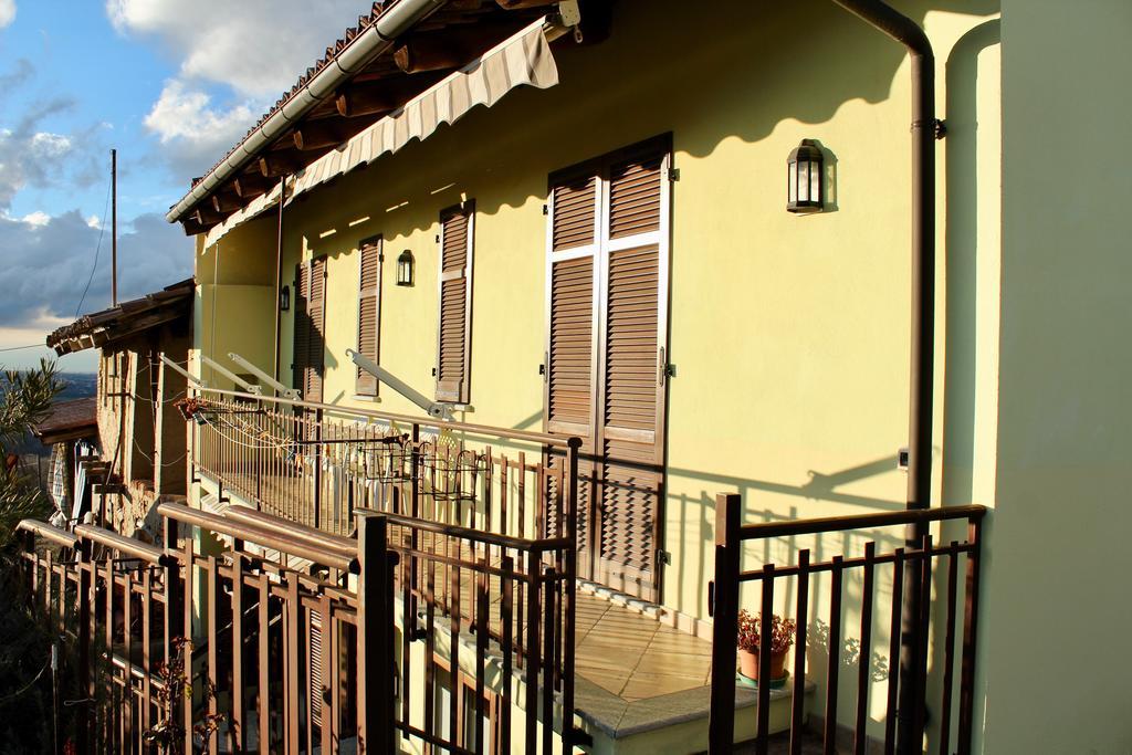 Tra... Monti E Vigne Bed & Breakfast La Morra Dış mekan fotoğraf
