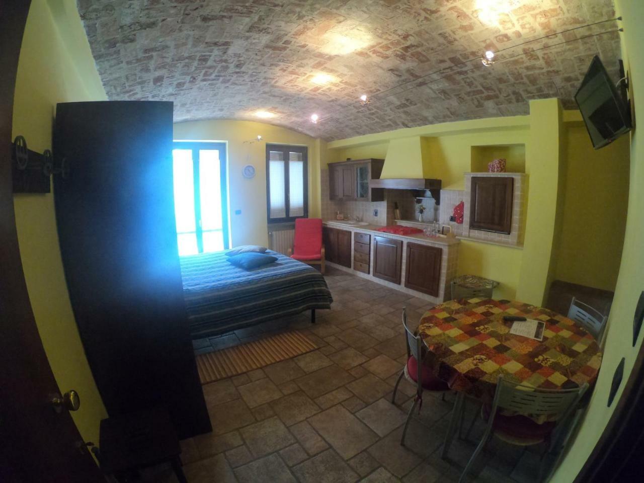 Tra... Monti E Vigne Bed & Breakfast La Morra Dış mekan fotoğraf