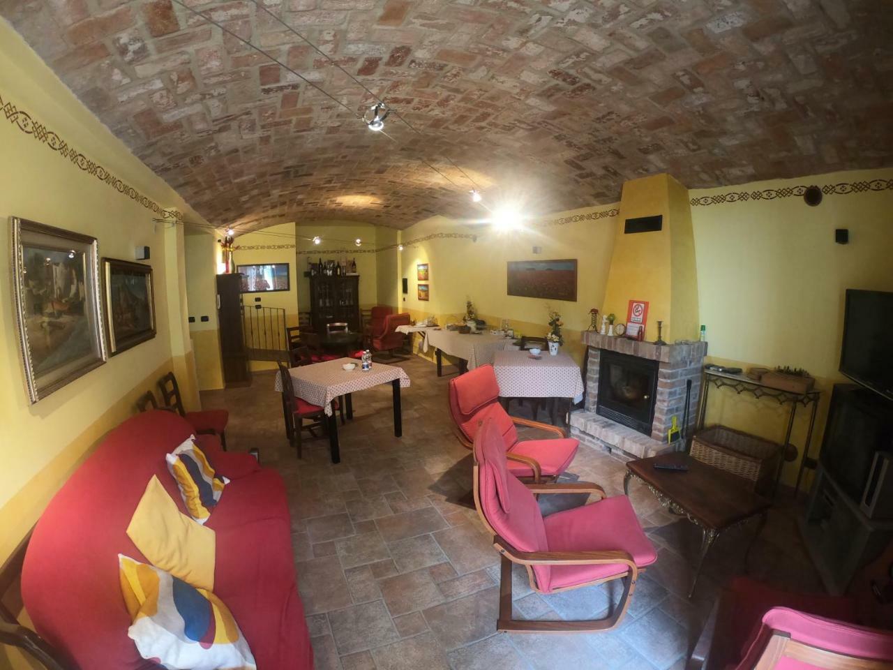 Tra... Monti E Vigne Bed & Breakfast La Morra Dış mekan fotoğraf