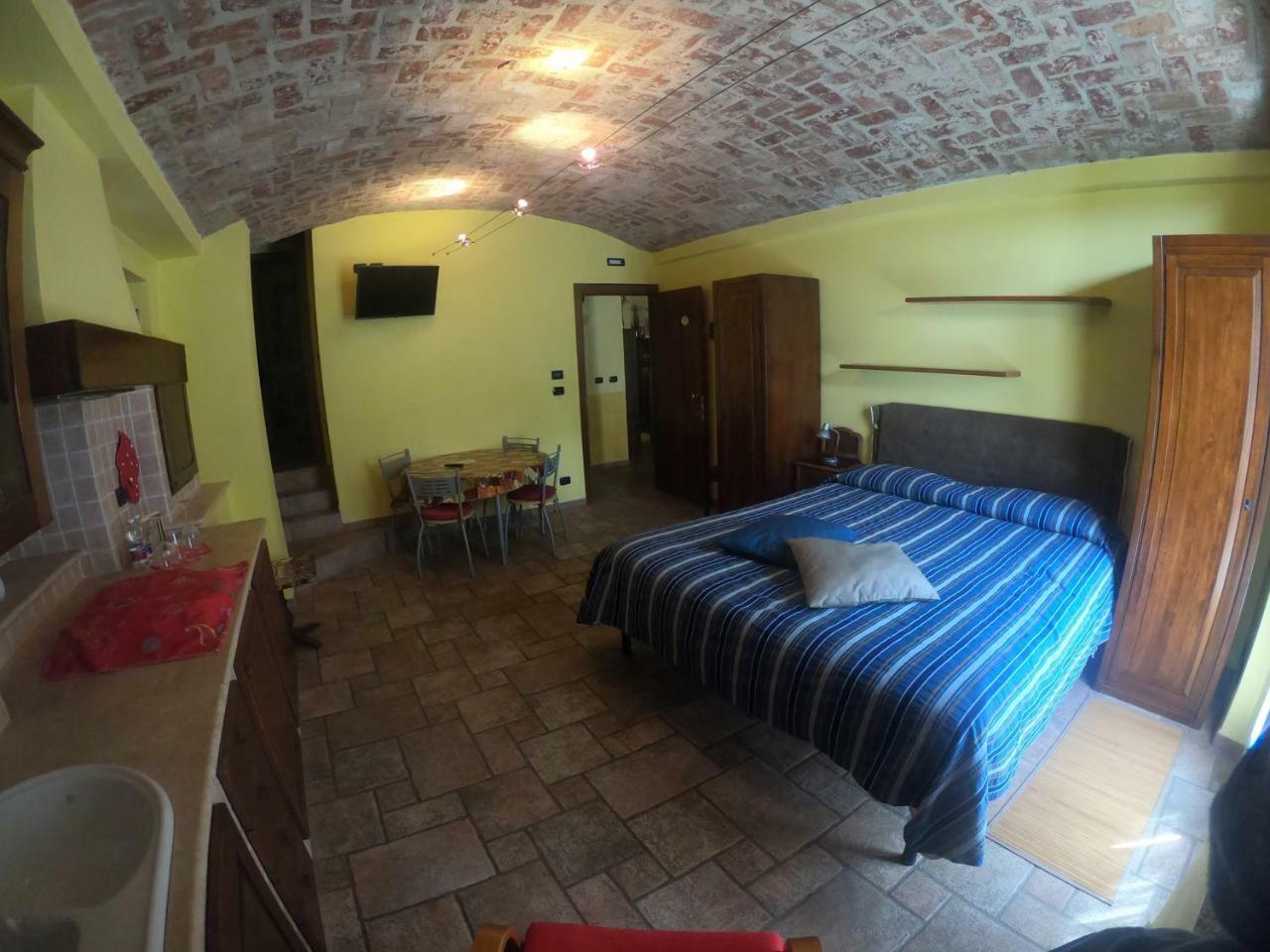 Tra... Monti E Vigne Bed & Breakfast La Morra Dış mekan fotoğraf