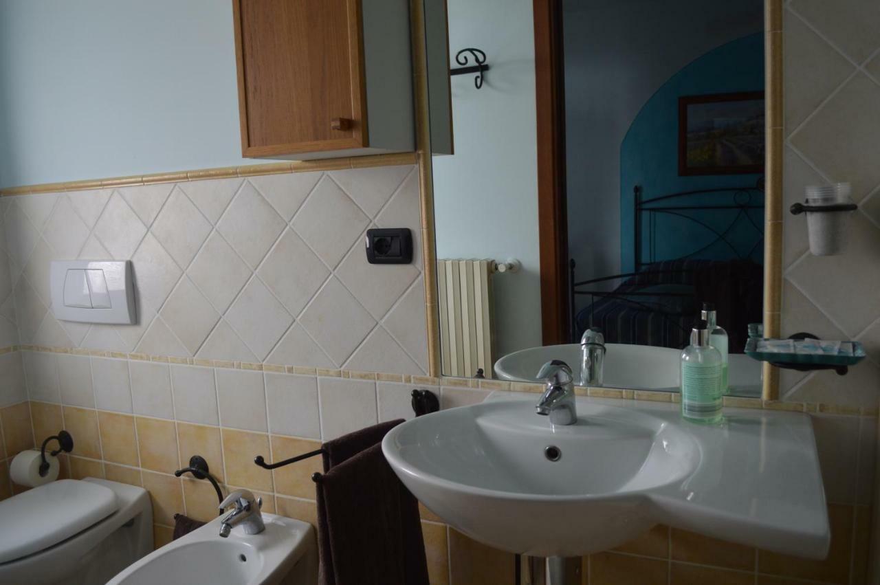 Tra... Monti E Vigne Bed & Breakfast La Morra Dış mekan fotoğraf